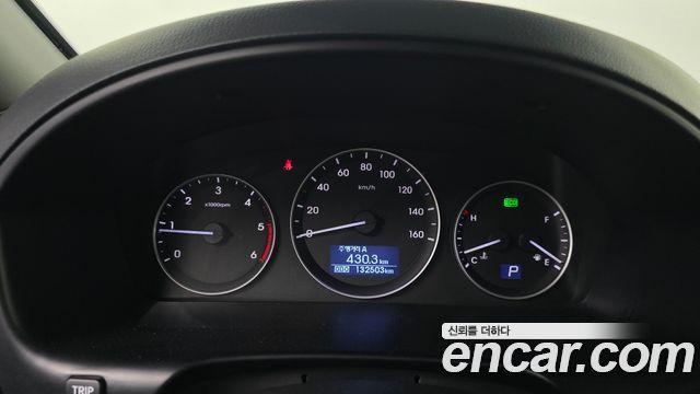 Hyundai Starex 2017 — photo 8