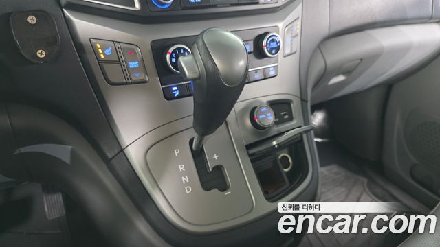 Hyundai Starex 2017 — photo 9