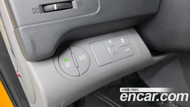 Hyundai Starex 2017 — photo 13
