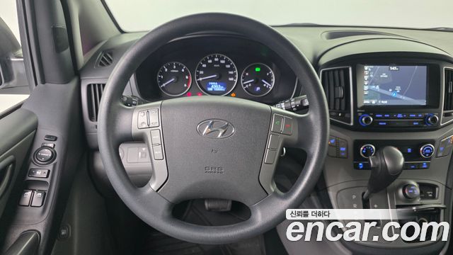 Hyundai Starex 2017 — photo 14