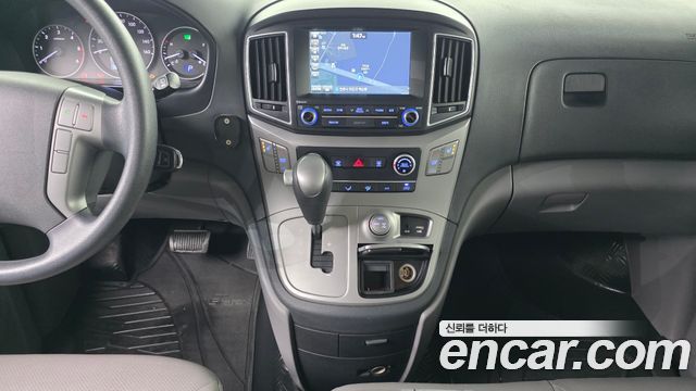 Hyundai Starex 2017 — photo 15