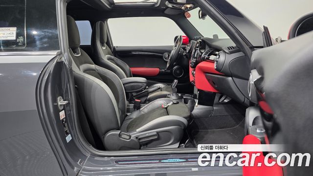 Mini Cooper 2020 — photo 18