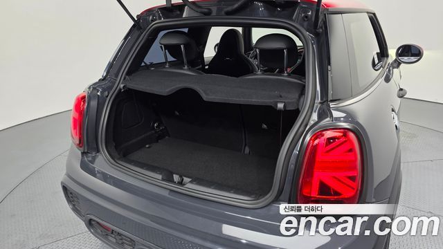 Mini Cooper 2020 — photo 26