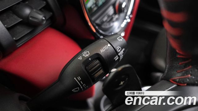 Mini Cooper 2020 — photo 27