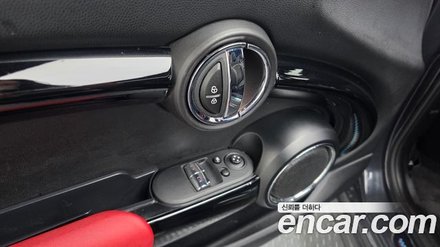 Mini Cooper 2020 — photo 28
