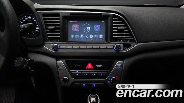 Hyundai AVANTE 2016 — photo 14