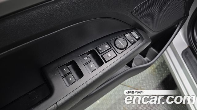Hyundai AVANTE 2016 — photo 17