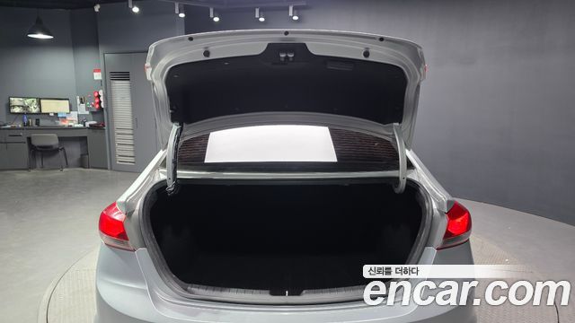 Hyundai AVANTE 2016 — photo 20