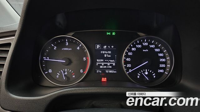 Hyundai AVANTE 2017 — photo 11