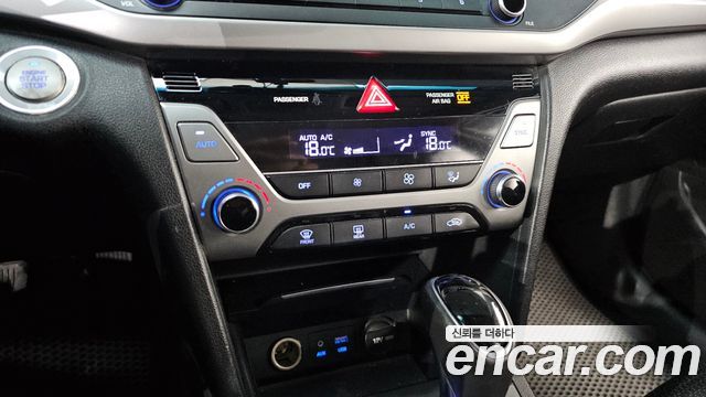 Hyundai AVANTE 2017 — photo 23