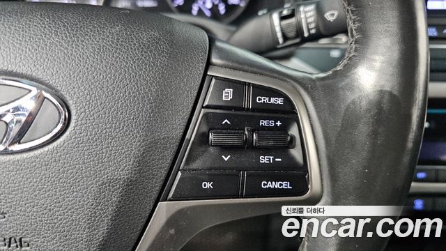 Hyundai AVANTE 2017 — photo 25