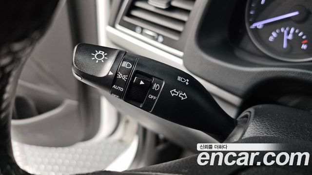 Hyundai AVANTE 2017 — photo 26