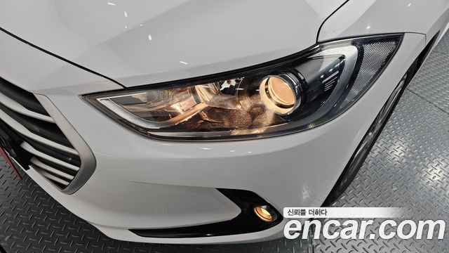 Hyundai AVANTE 2017 — photo 8
