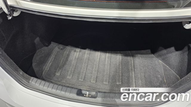 Hyundai AVANTE 2017 — photo 30