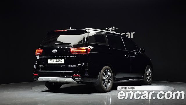 Kia Canival 2019 — photo 2