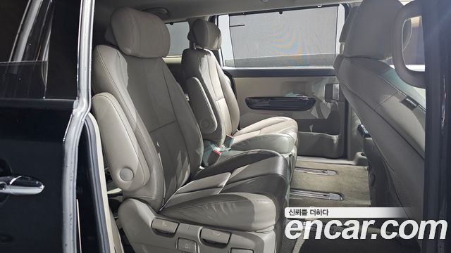 Kia Canival 2019 — photo 18