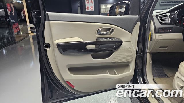 Kia Canival 2019 — photo 14