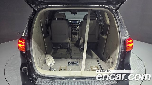 Kia Canival 2019 — photo 28