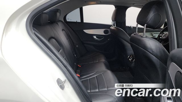 Mercedes-Benz C-Class 2016 — photo 11