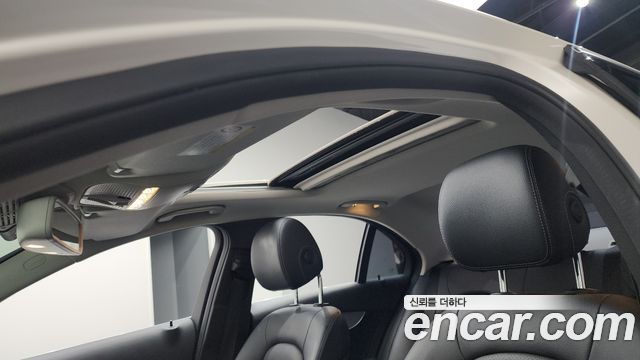 Mercedes-Benz C-Class 2016 — photo 16
