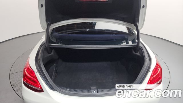 Mercedes-Benz C-Class 2016 — photo 17