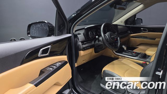 Kia Canival 2023 — photo 10