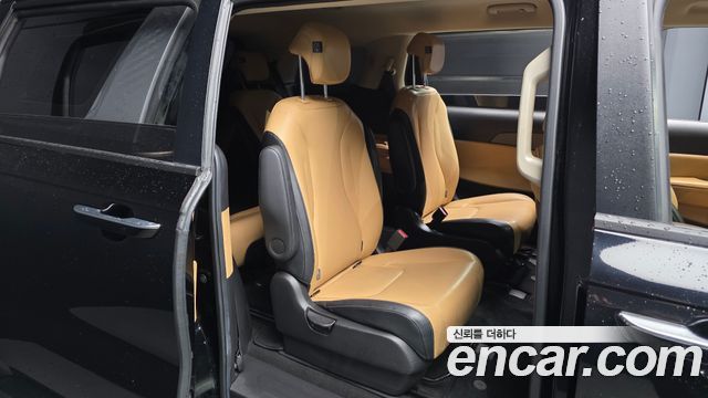 Kia Canival 2023 — photo 12
