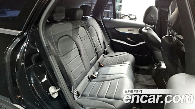 Mercedes-Benz GLC-Class 2017 — photo 11