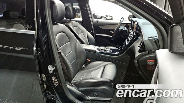 Mercedes-Benz GLC-Class 2017 — photo 12