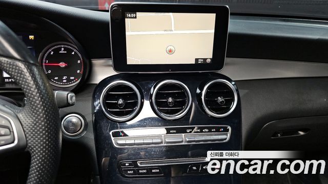 Mercedes-Benz GLC-Class 2017 — photo 16