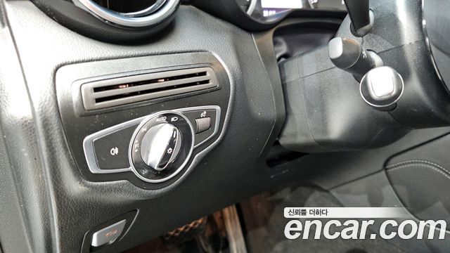 Mercedes-Benz GLC-Class 2017 — photo 19