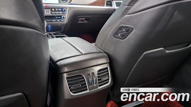 Hyundai Genesis 2016 — photo 31