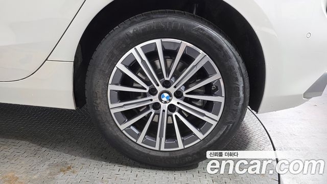 BMW 2-Series 2023 — photo 7