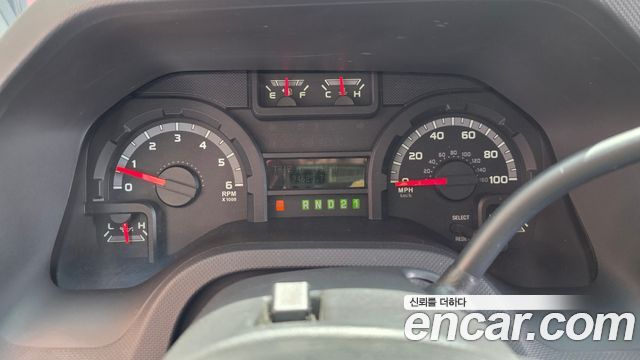 Ford E-Series 2012 — photo 8