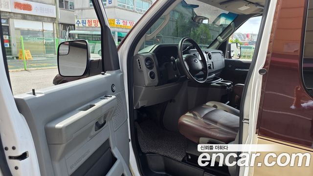 Ford E-Series 2012 — photo 10