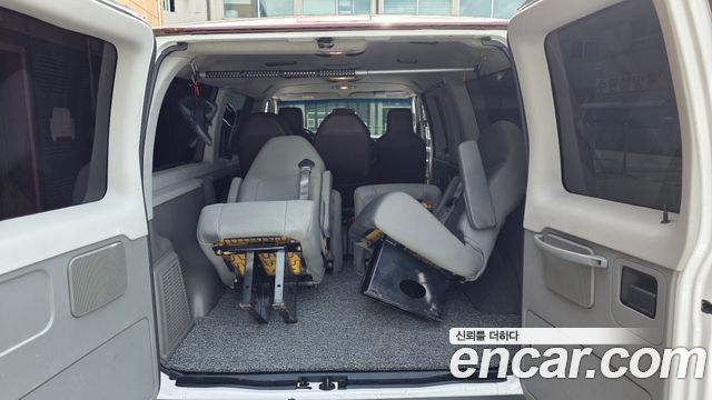 Ford E-Series 2012 — photo 20