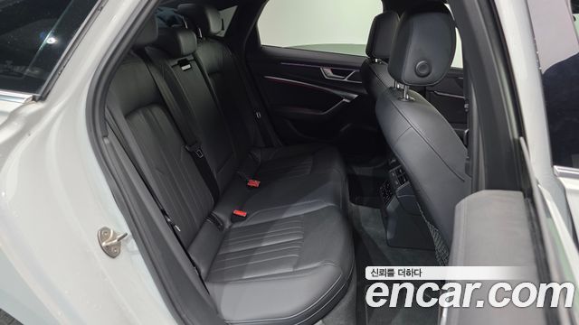 Audi A6 2022 — photo 11