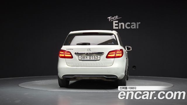 Mercedes-Benz B-Class 2016 — photo 4