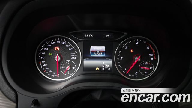Mercedes-Benz B-Class 2016 — photo 8