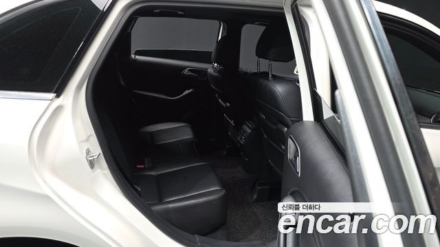 Mercedes-Benz B-Class 2016 — photo 12