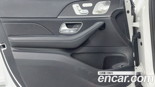 Mercedes-Benz GLE-Class 2023 — photo 15