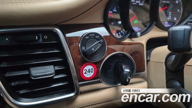 Porsche Panamera 2014 — photo 16