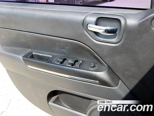 Jeep Compass 2011 — photo 11