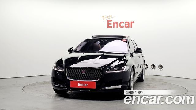 Jaguar XF 2018 — photo 3