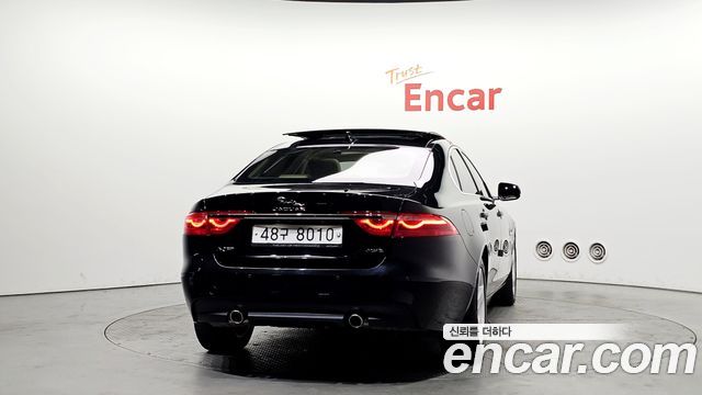 Jaguar XF 2018 — photo 4