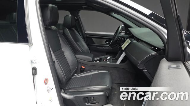Land Rover Discovery Sport 2025 — photo 11
