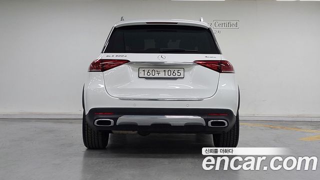 Mercedes-Benz GLE-Class 2023 — photo 4
