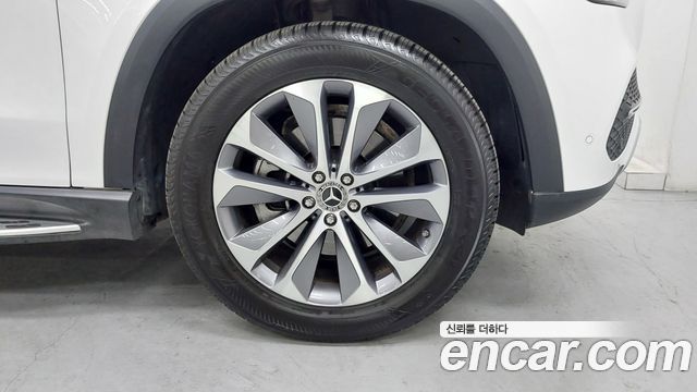 Mercedes-Benz GLE-Class 2023 — photo 5