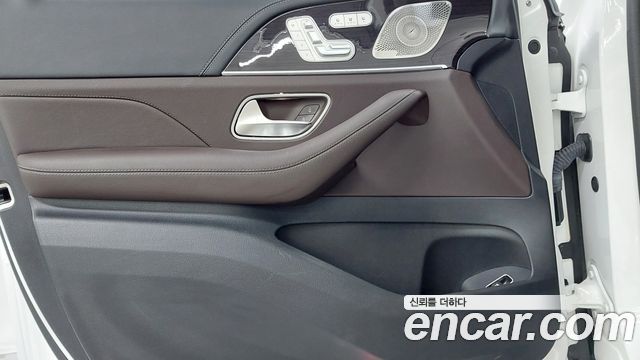 Mercedes-Benz GLE-Class 2023 — photo 15