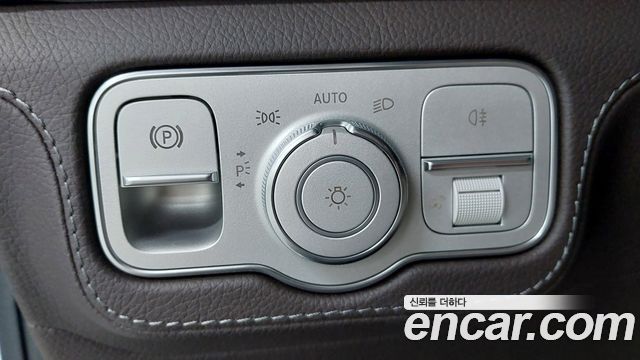 Mercedes-Benz GLE-Class 2023 — photo 20